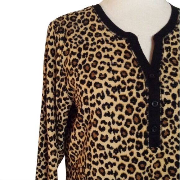 Betsey Johnson Long Sleeve Leopard Print Plush Waffle Knit Henley Size Small - Picture 2 of 8